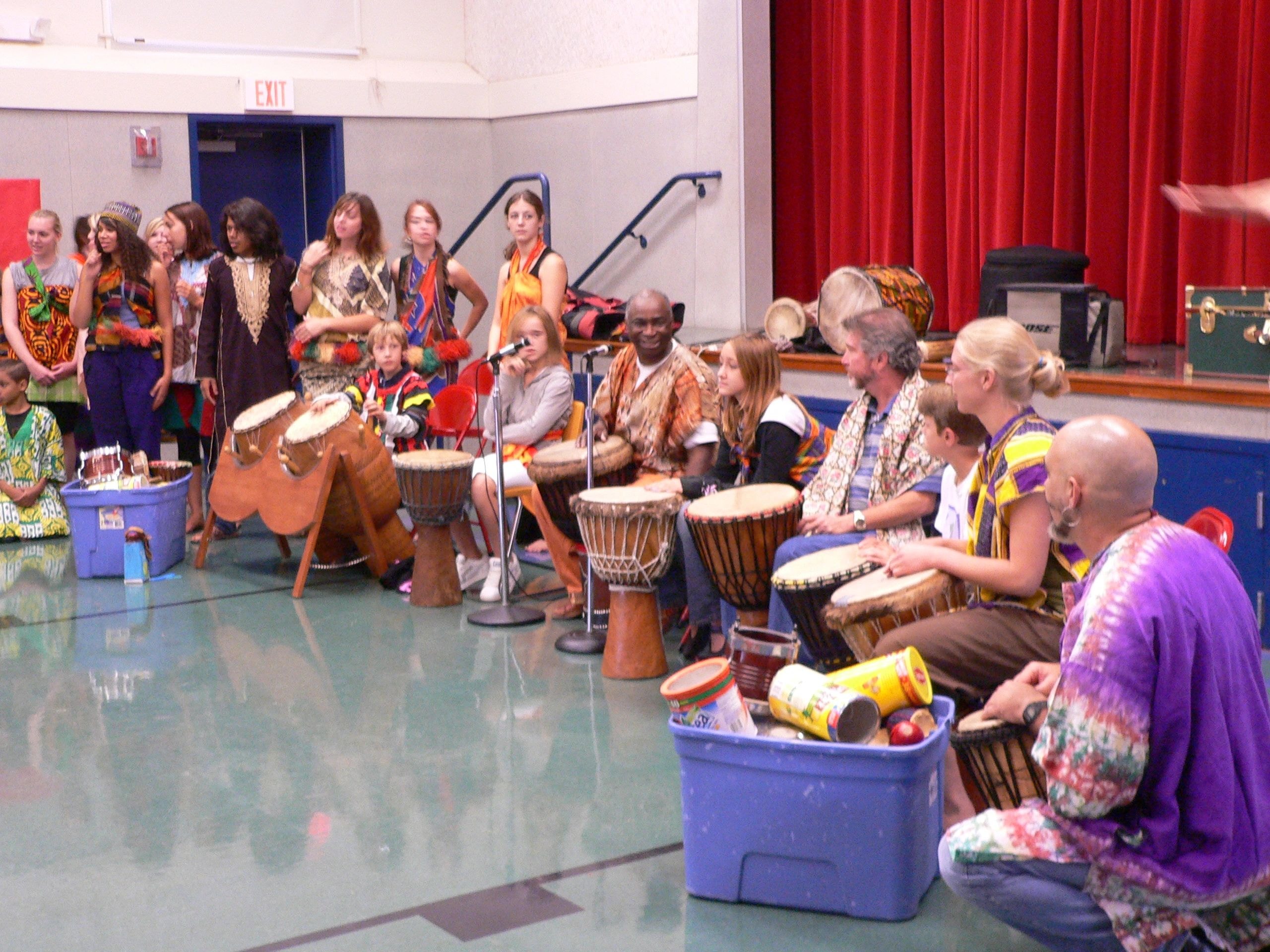 Onye drumming performance